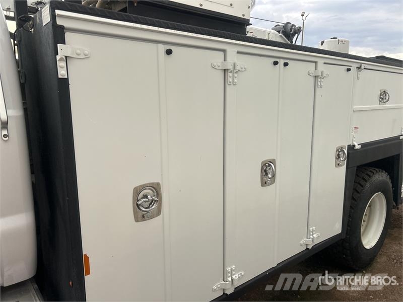 Ford F-750 4x2 Service Truck 市政车