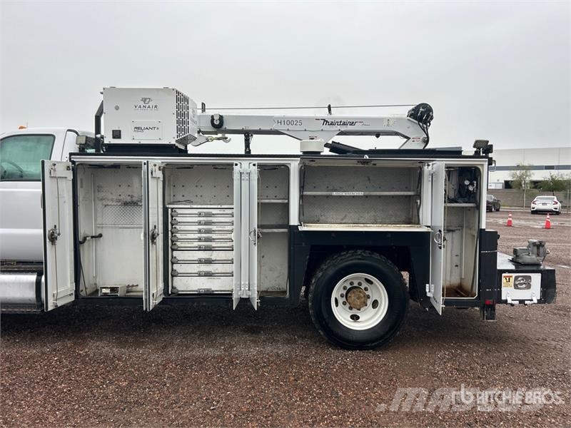 Ford F-750 4x2 Service Truck Kommunal-Sonderfahrzeuge