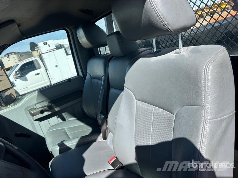 Ford F-750 4x2 Service Truck Pilsētas atkritumvedēji