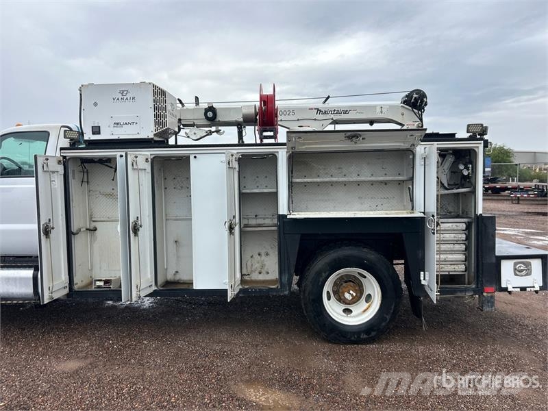 Ford F-750 4x2 Service Truck Kommunal-Sonderfahrzeuge