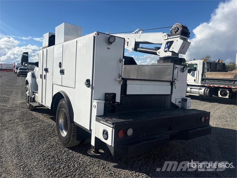 Ford F-750 4x2 Service Truck Pilsētas atkritumvedēji