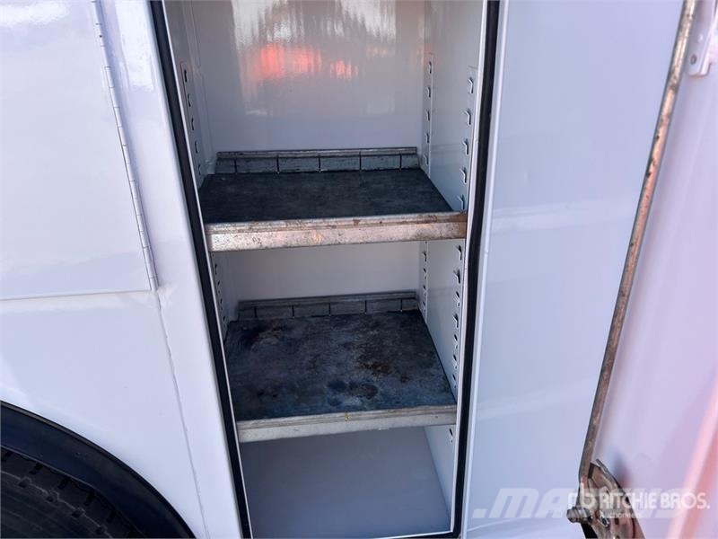 Ford F-750 4x2 Service Truck Pilsētas atkritumvedēji