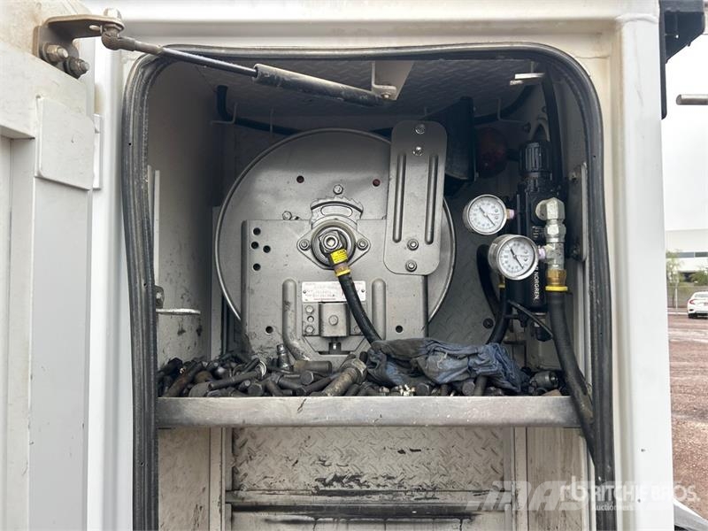 Ford F-750 4x2 Service Truck Kommunal-Sonderfahrzeuge