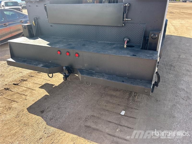 Ford F-750 4x2 Service Truck Pilsētas atkritumvedēji