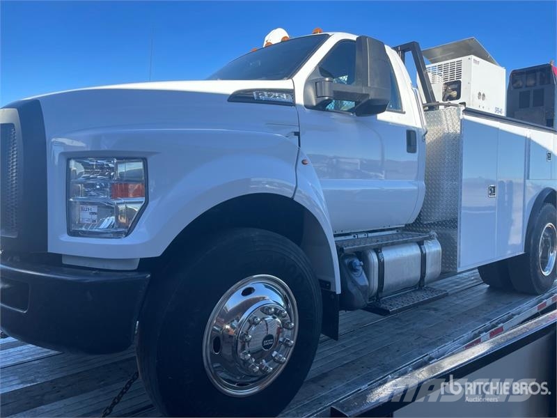 Ford F-750 4x2 Service Truck Pilsētas atkritumvedēji