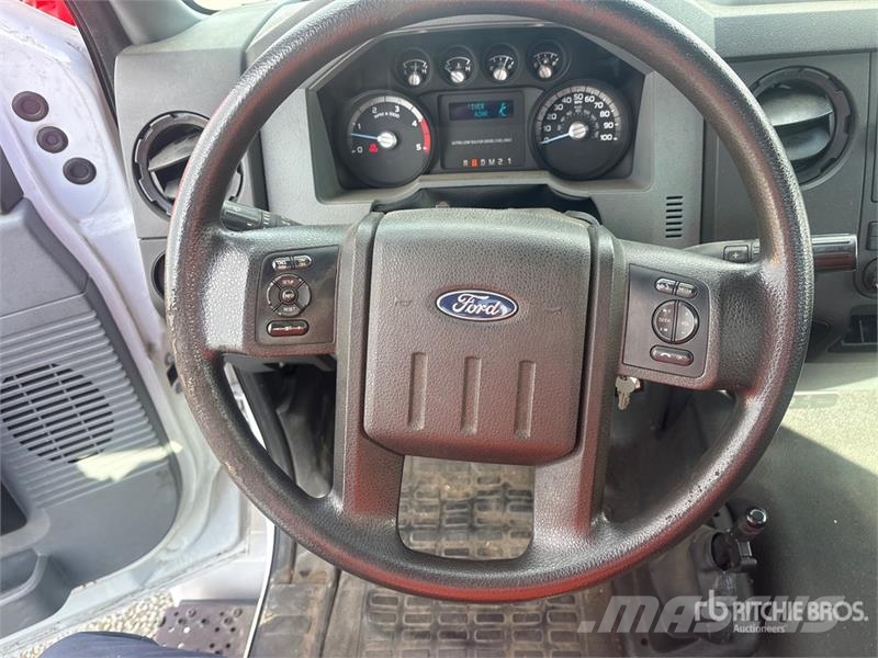 Ford F-750 4x2 Service Truck Pilsētas atkritumvedēji