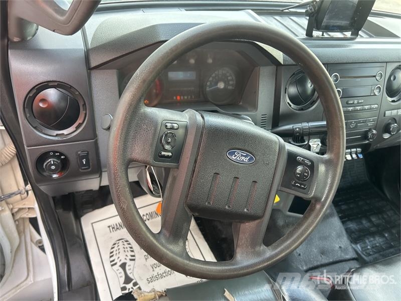 Ford F-750 4x2 Service Truck 市政车
