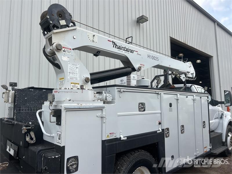 Ford F-750 4x2 Service Truck 市政车