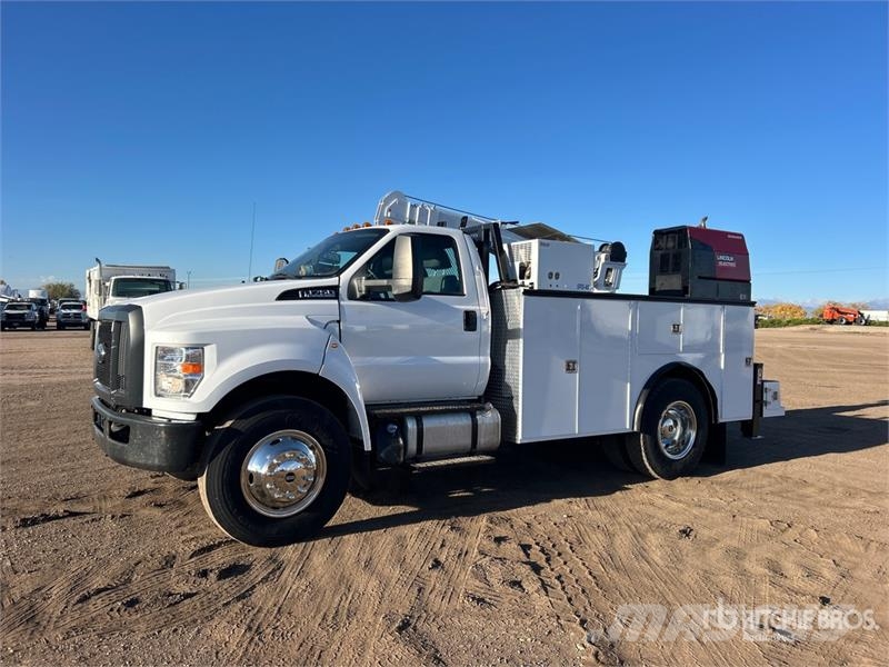 Ford F-750 4x2 Service Truck Pilsētas atkritumvedēji