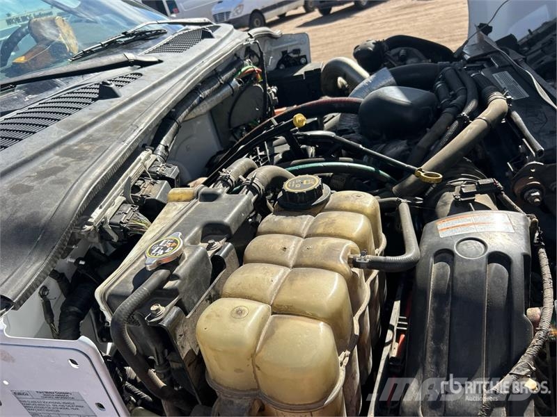 Ford F-750 4x2 Service Truck Pilsētas atkritumvedēji