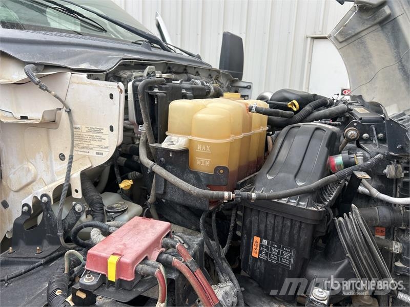 Ford F-750 4x2 Service Truck 市政车