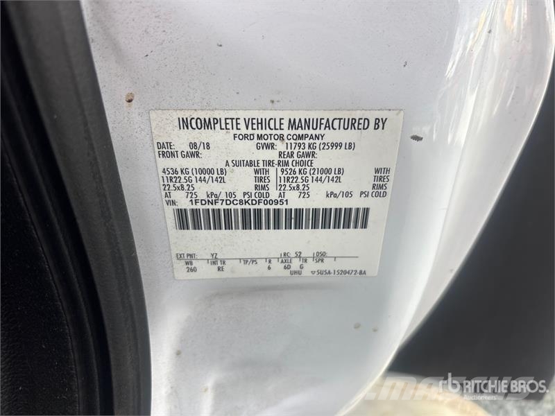 Ford F-750 4x2 Service Truck Pilsētas atkritumvedēji
