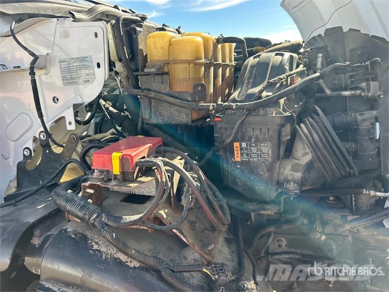 Ford F-750 4x2 Service Truck Pilsētas atkritumvedēji