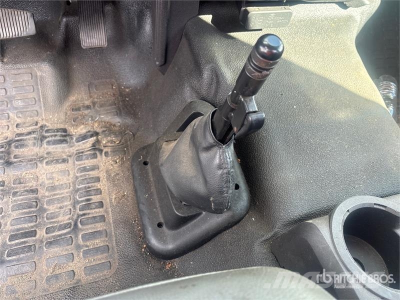 Ford F-750 4x2 Service Truck Pilsētas atkritumvedēji