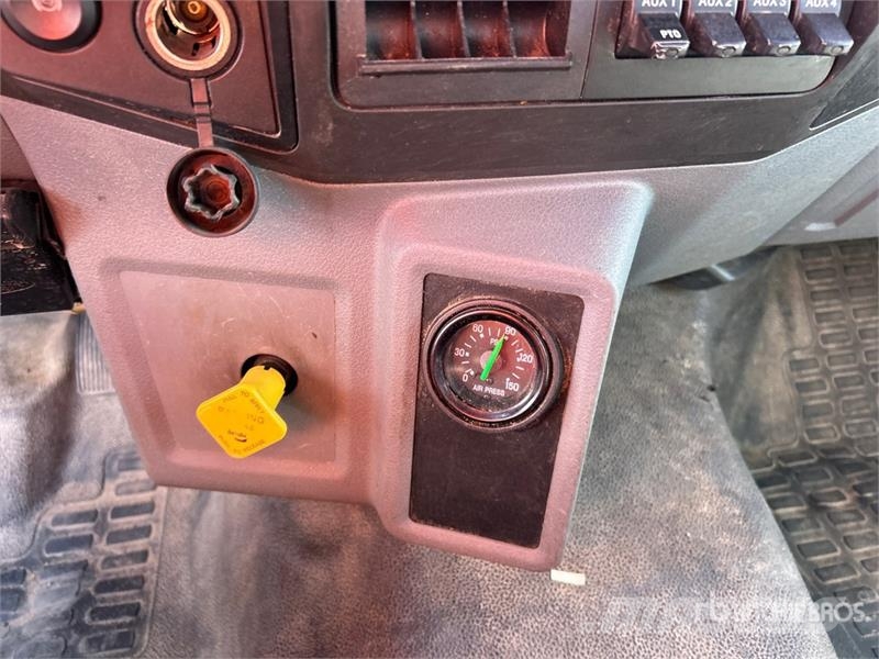 Ford F-750 4x2 Service Truck Pilsētas atkritumvedēji