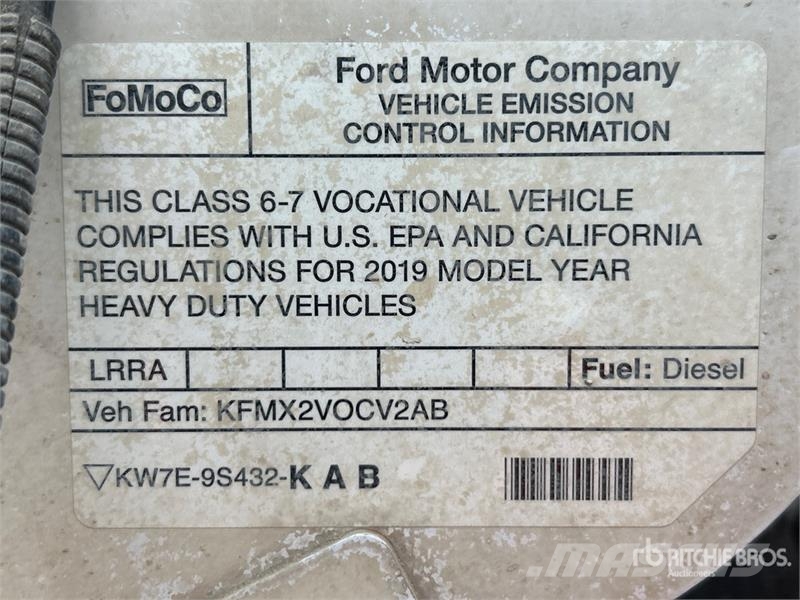 Ford F-750 4x2 Service Truck Közúti karbantartó haszongépek