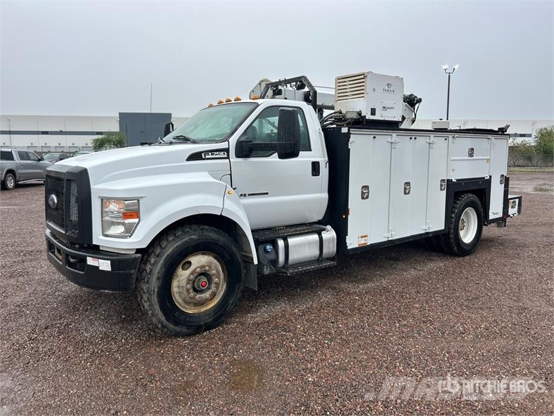 Ford F-750 4x2 Service Truck Kommunal-Sonderfahrzeuge