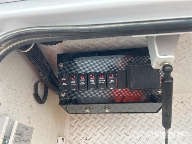 Ford F-750 4x2 Service Truck 市政车
