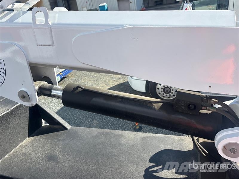 Ford F-750 4x2 Service Truck Pilsētas atkritumvedēji