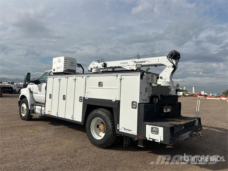Ford F-750 4x2 Service Truck 市政车