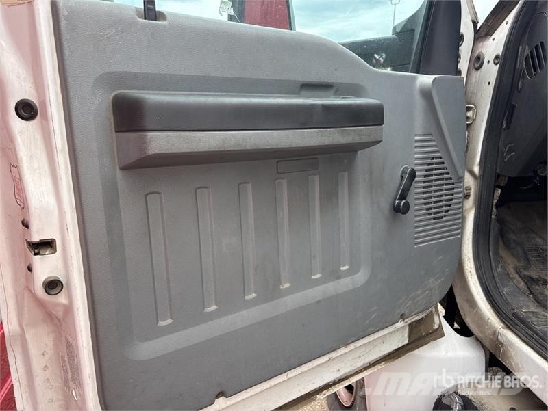 Ford F-750 4x2 Van Truck Φορτηγά Κόφα