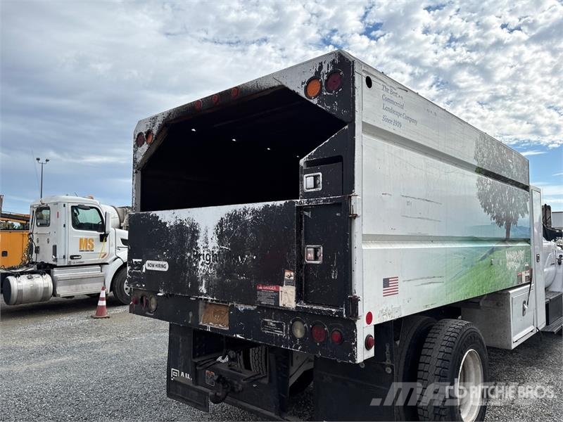 Ford F-750 XL 4x2 Chipper Truck Wood chip trucks