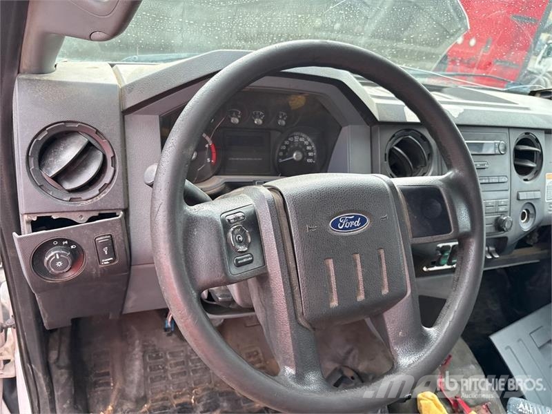 Ford F-750 XL 4x2 Chipper Truck Wood chip trucks