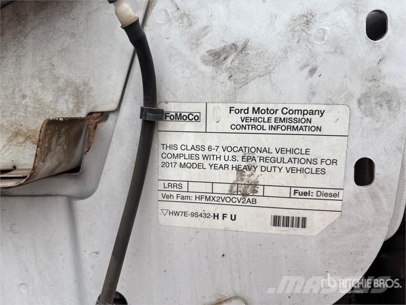 Ford F-750 XL 4x2 Chipper Truck Wood chip trucks