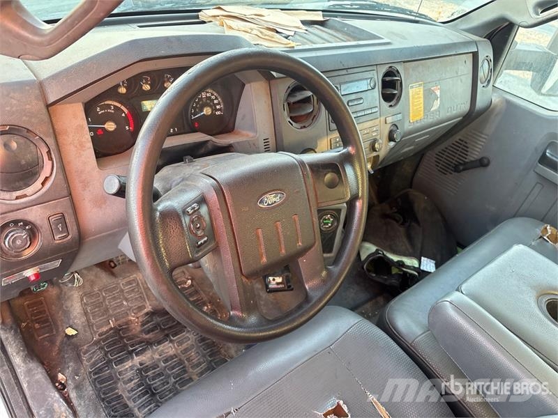 Ford F-750 XL 4x2 Chipper Truck Caminhões de cavacos de madeira