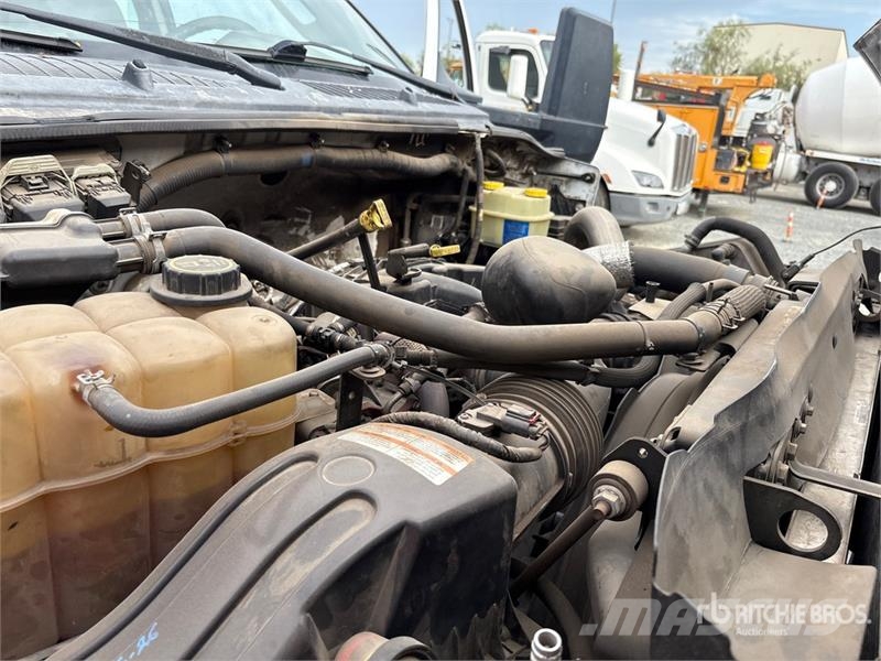 Ford F-750 XL 4x2 Chipper Truck Wood chip trucks