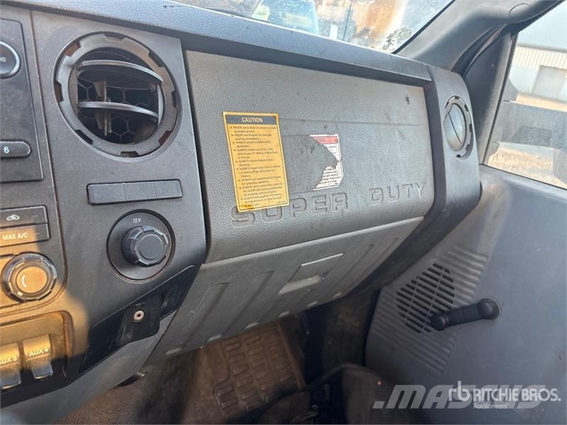 Ford F-750 XL 4x2 Chipper Truck Caminhões de cavacos de madeira