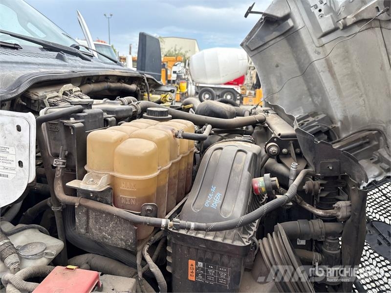 Ford F-750 XL 4x2 Chipper Truck Wood chip trucks