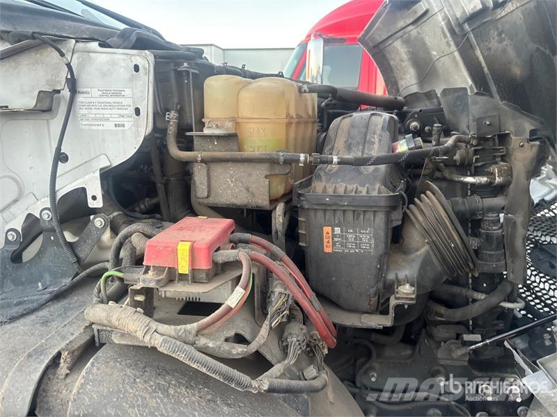 Ford F-750 XL 4x2 Extended Cab Chipper Truck Camion pour copeaux de bois