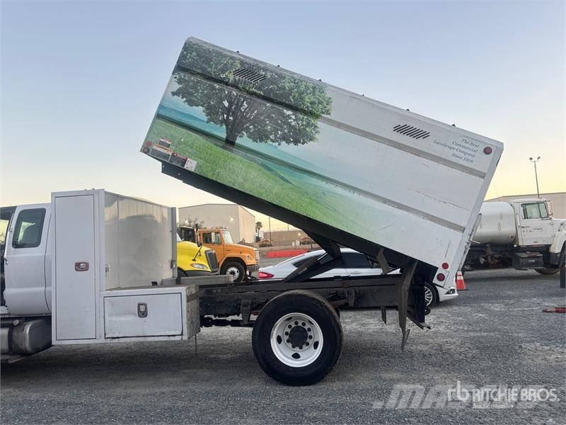 Ford F-750 XL 4x2 Extended Cab Chipper Truck Camion pour copeaux de bois