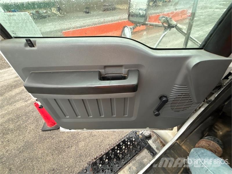 Ford F 750 XL 4x2 Flatbed Truck Pritschenwagen/Pritschenwagen mit Seitenklappe