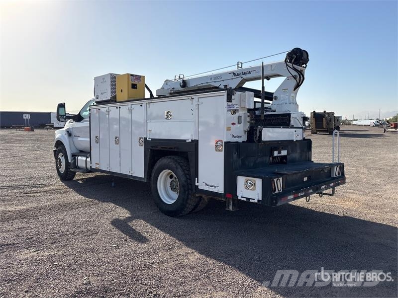 Ford F-750 XL 4x2 Service Truck Veículos municipais / de uso geral