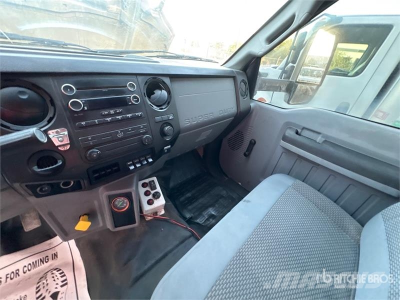 Ford F-750 XL 4x2 Service Truck Veículos municipais / de uso geral