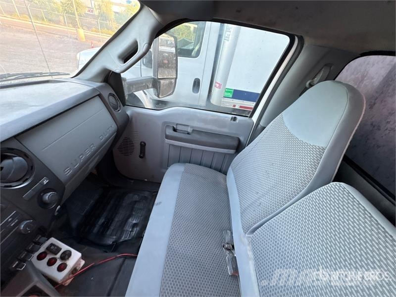Ford F-750 XL 4x2 Service Truck Veículos municipais / de uso geral