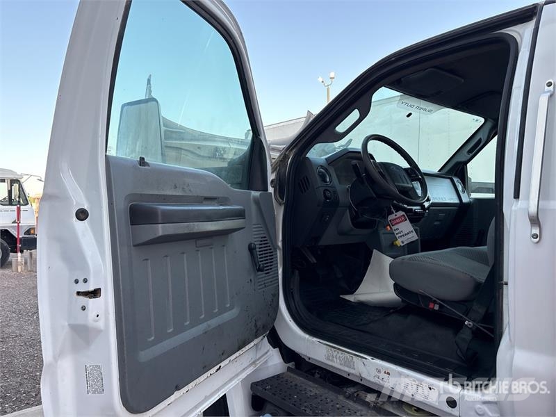 Ford F-750 XL 4x2 Service Truck Veículos municipais / de uso geral