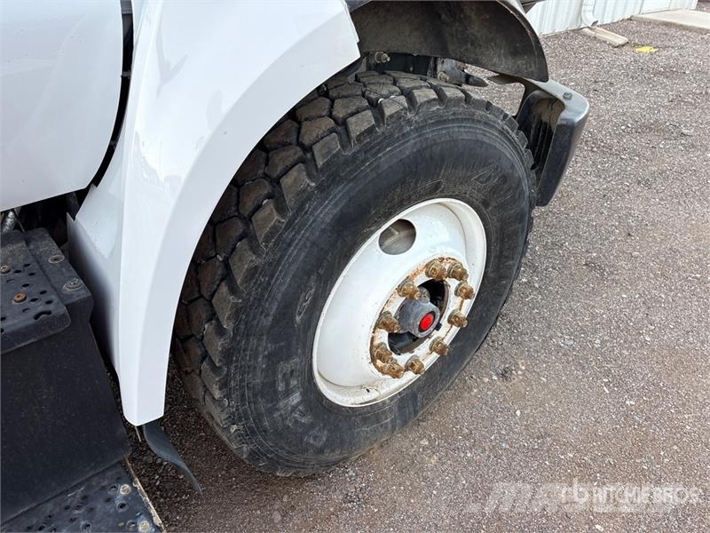 Ford F-750 XL 4x2 Service Truck Veículos municipais / de uso geral