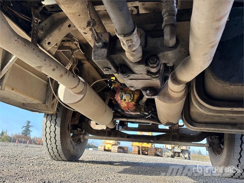 Ford F-800 Pašizgāzējs