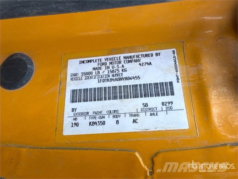Ford F-800 2000 gal 4x2 Water Truck Autocisterne