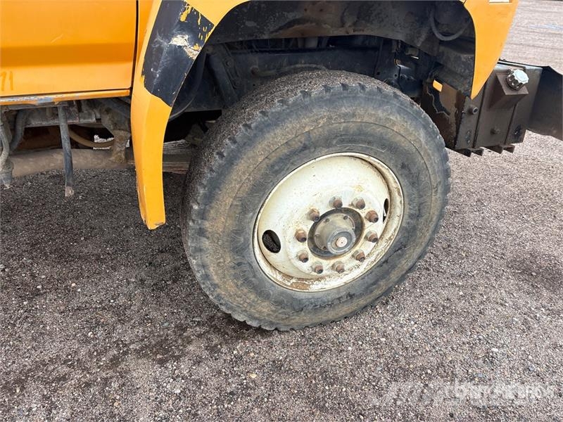 Ford F-800 2000 gal 4x2 Water Truck Autocisterne