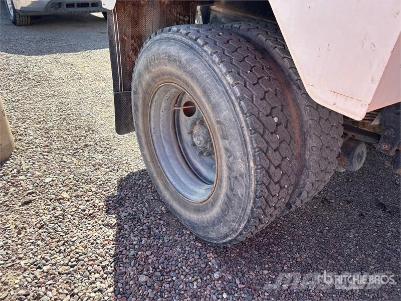Ford F-800 2250 gal 4x2 Water Truck Cisterny na vodu