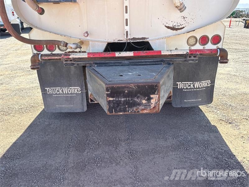 Ford F-800 2250 gal 4x2 Water Truck Cisterny na vodu