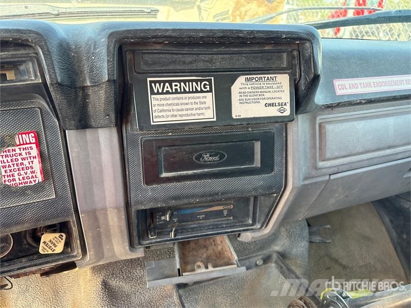 Ford F-800 2250 gal 4x2 Water Truck Cisterny na vodu