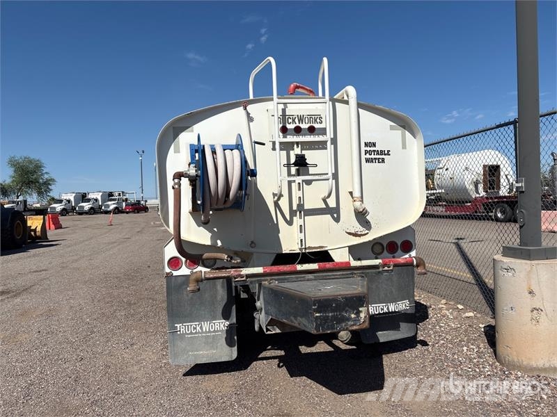 Ford F-800 2250 gal 4x2 Water Truck Cisterny na vodu