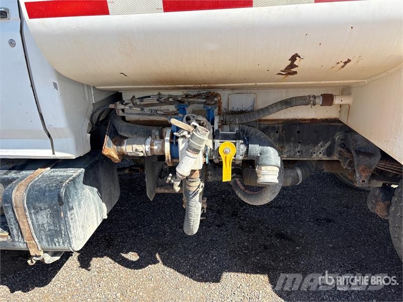 Ford F-800 2250 gal 4x2 Water Truck Cisterny na vodu