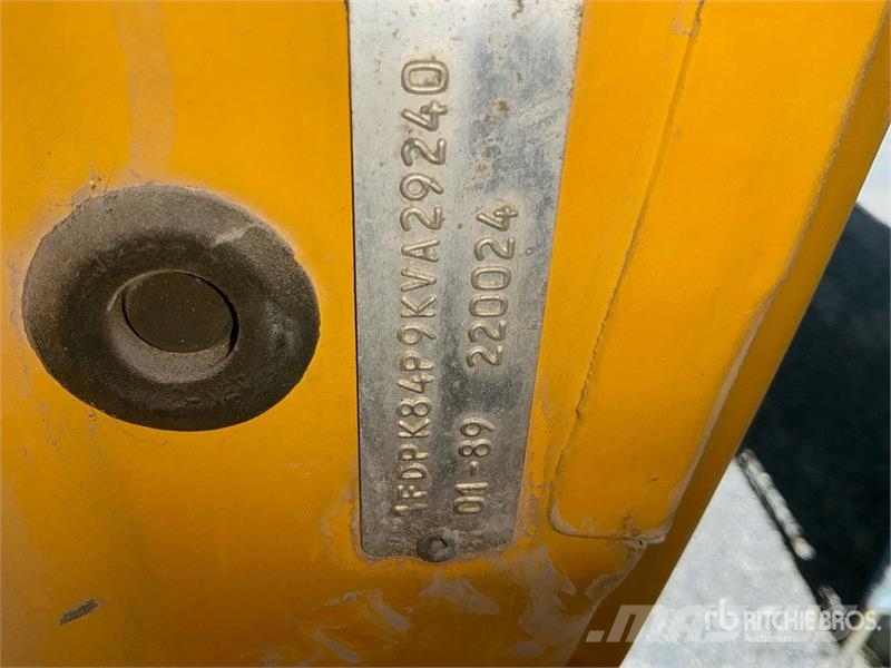 Ford F-800 Water Truck Ūdens mašīnas