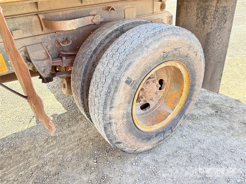 Ford F800 4x2 S/A Dump Truck Самосвал